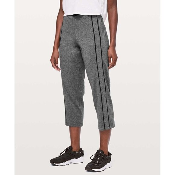Lululemon Womens Light Strides Crop Pant Sz 6 Heathered Dark Gray 23" Athleisure - Picture 1 of 9